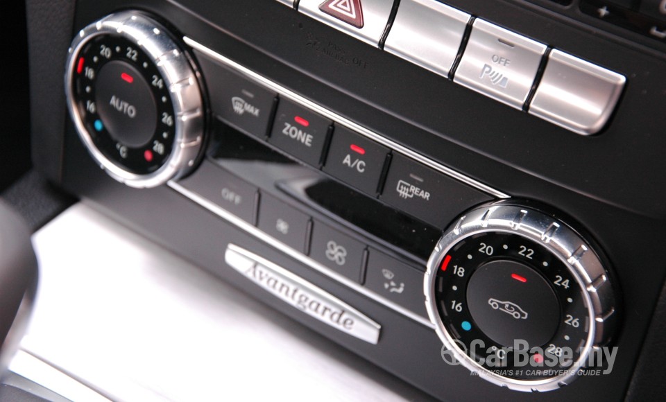 Mercedes-Benz C-Class W204 Facelift (2011) Interior