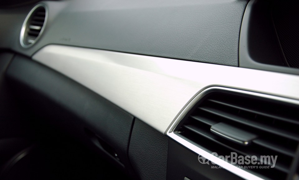 Mercedes-Benz C-Class W204 Facelift (2011) Interior