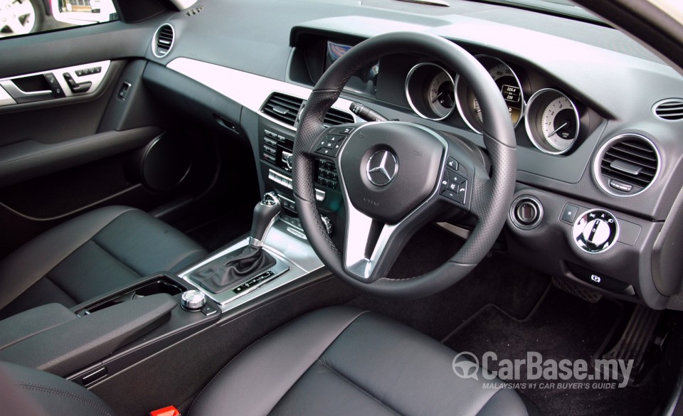 Mercedes-Benz C-Class W204 Facelift (2011) Interior