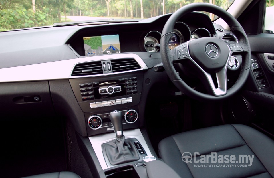 Mercedes-Benz C-Class W204 Facelift (2011) Interior