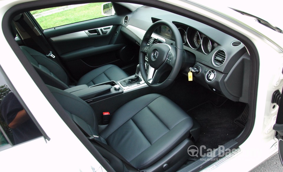 Mercedes-Benz C-Class W204 Facelift (2011) Interior