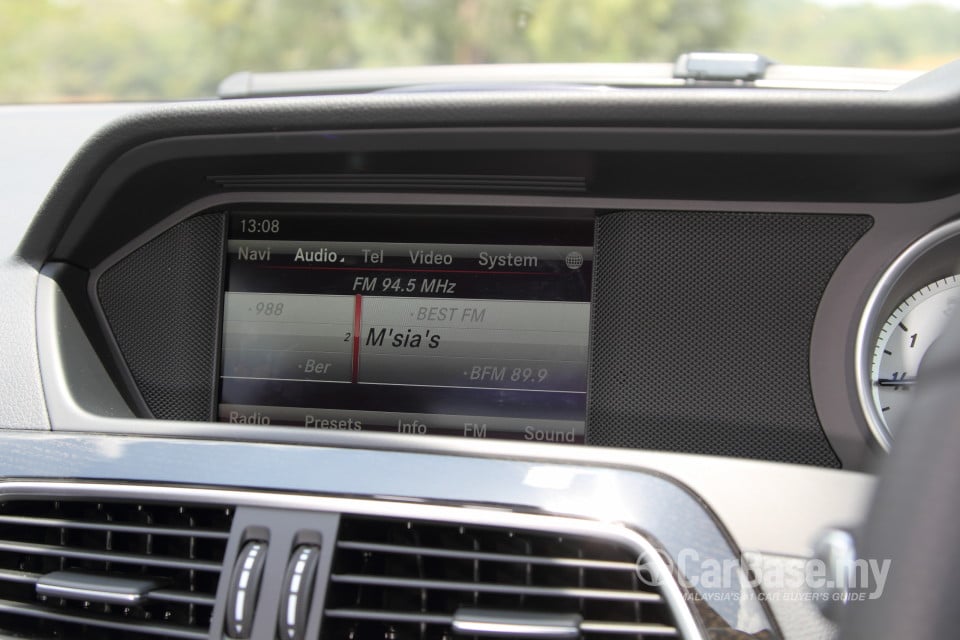 Mercedes-Benz C-Class W204 Facelift (2011) Interior