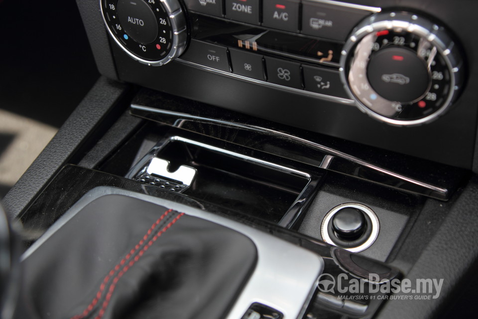 Mercedes-Benz C-Class W204 Facelift (2011) Interior