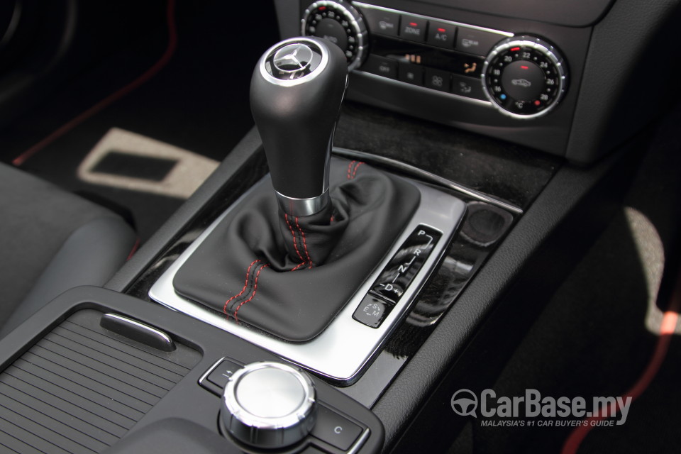 Mercedes-Benz C-Class W204 Facelift (2011) Interior