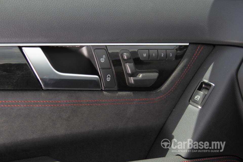 Mercedes-Benz C-Class W204 Facelift (2011) Interior