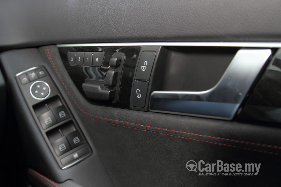 Mercedes-Benz C-Class W204 Facelift (2011) Interior