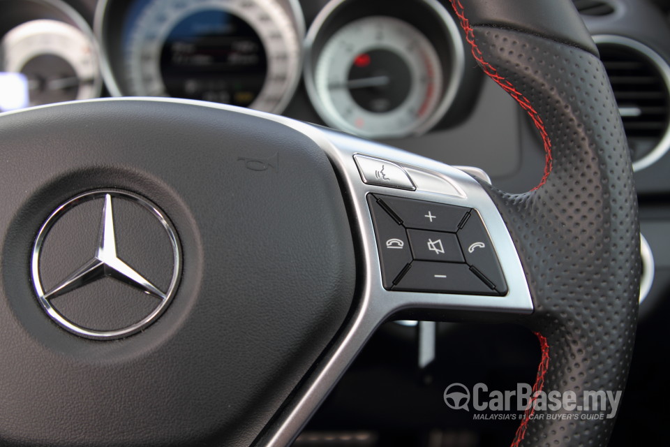 Mercedes-Benz C-Class W204 Facelift (2011) Interior