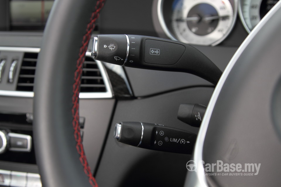 Mercedes-Benz C-Class W204 Facelift (2011) Interior