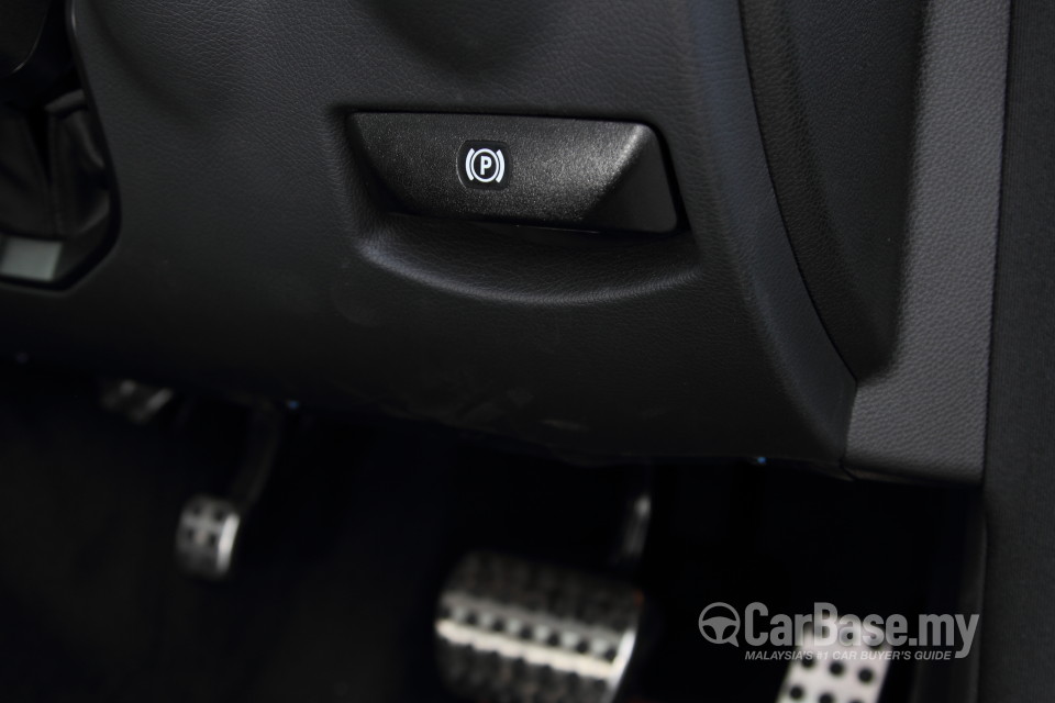 Mercedes-Benz C-Class W204 Facelift (2011) Interior