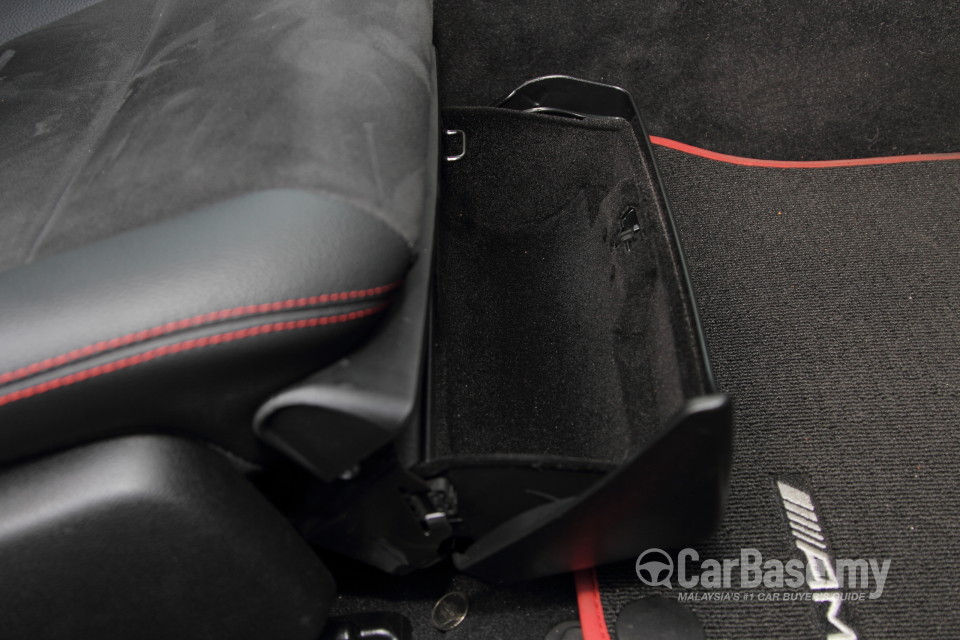 Mercedes-Benz C-Class W204 Facelift (2011) Interior