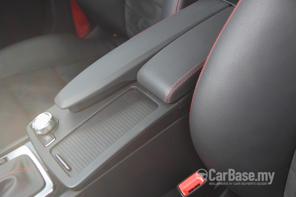 Mercedes-Benz C-Class W204 Facelift (2011) Interior