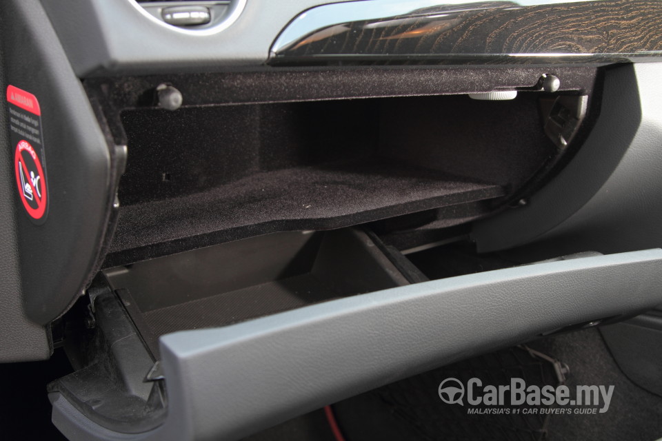 Mercedes-Benz C-Class W204 Facelift (2011) Interior