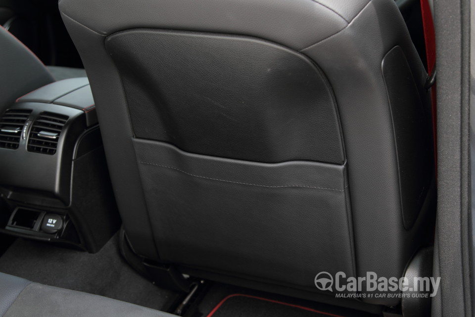 Mercedes-Benz C-Class W204 Facelift (2011) Interior