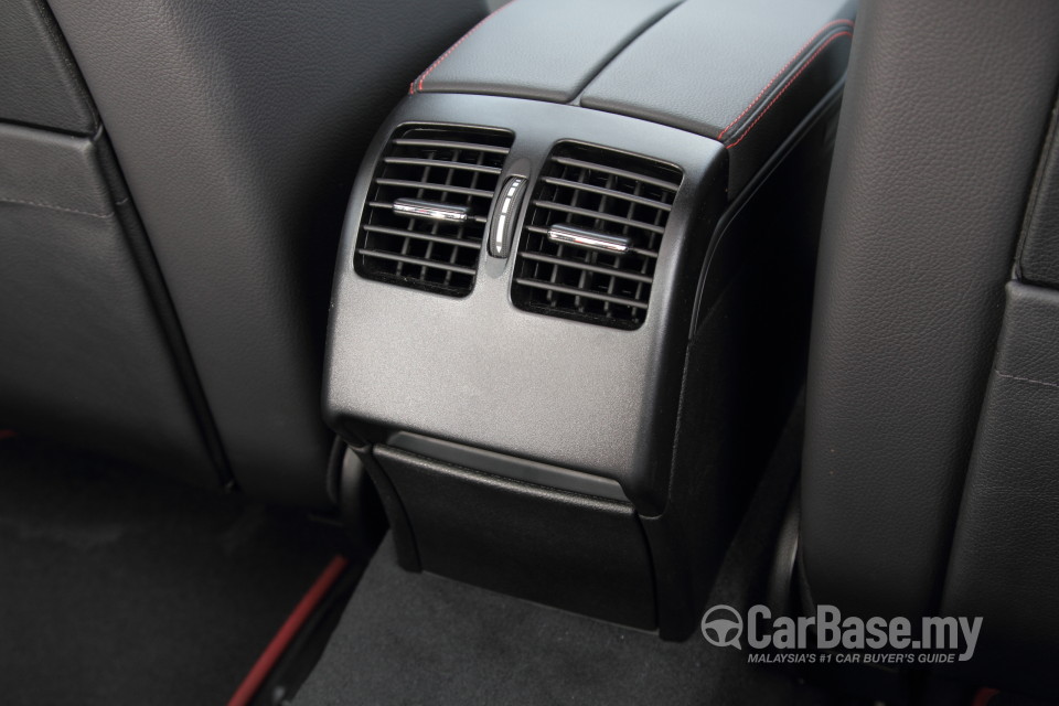 Mercedes-Benz C-Class W204 Facelift (2011) Interior
