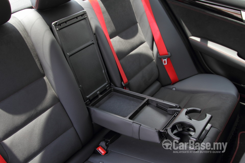 Mercedes-Benz C-Class W204 Facelift (2011) Interior