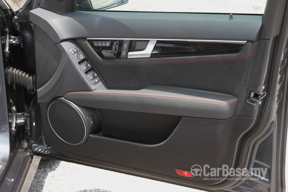 Mercedes-Benz C-Class W204 Facelift (2011) Interior