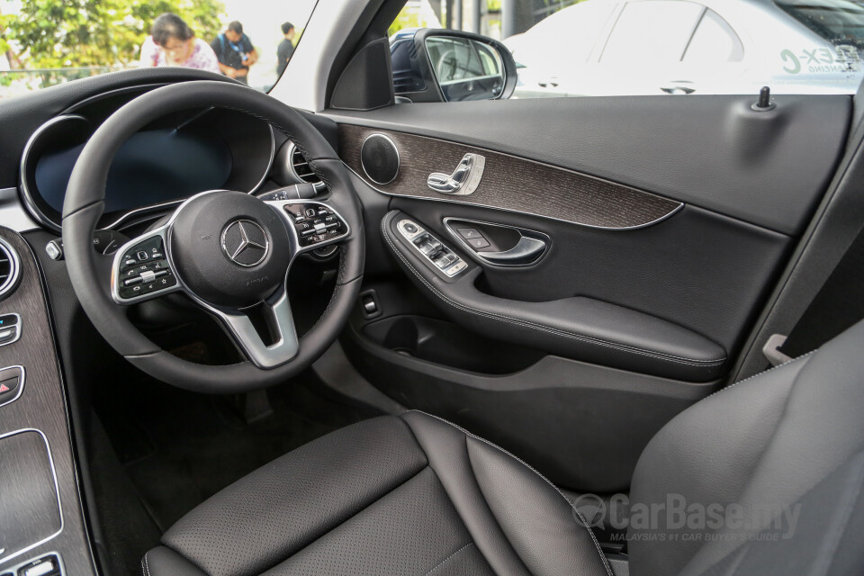 Proton Exora Mk1 RC (2019) Interior