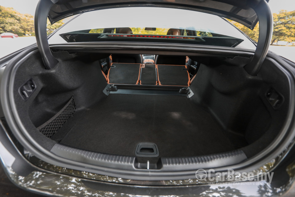 Mercedes-Benz C-Class W206 (2022) Interior