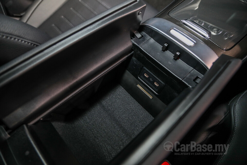 Mercedes-Benz C-Class W206 (2022) Interior