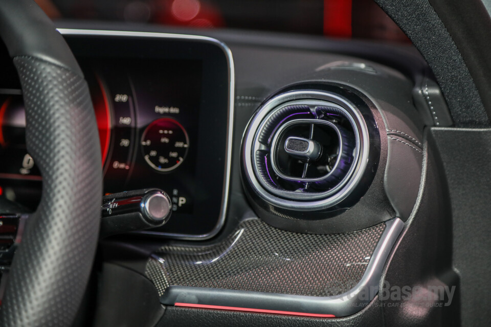Mercedes-Benz C-Class W206 (2022) Interior