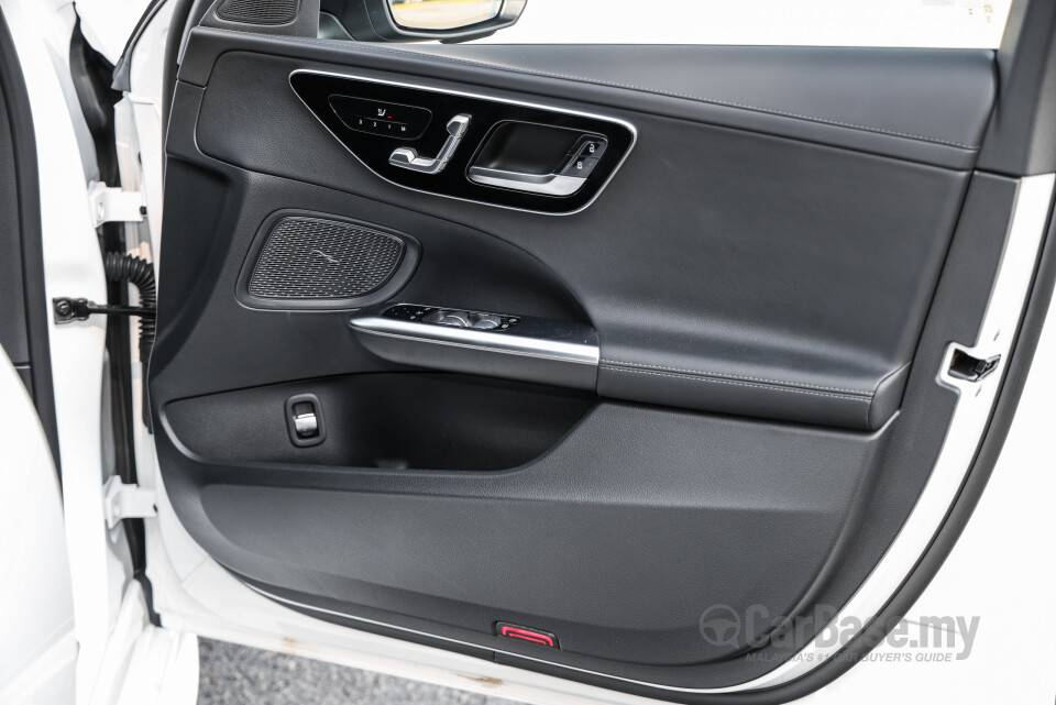 Mercedes-Benz C-Class W206 (2022) Interior
