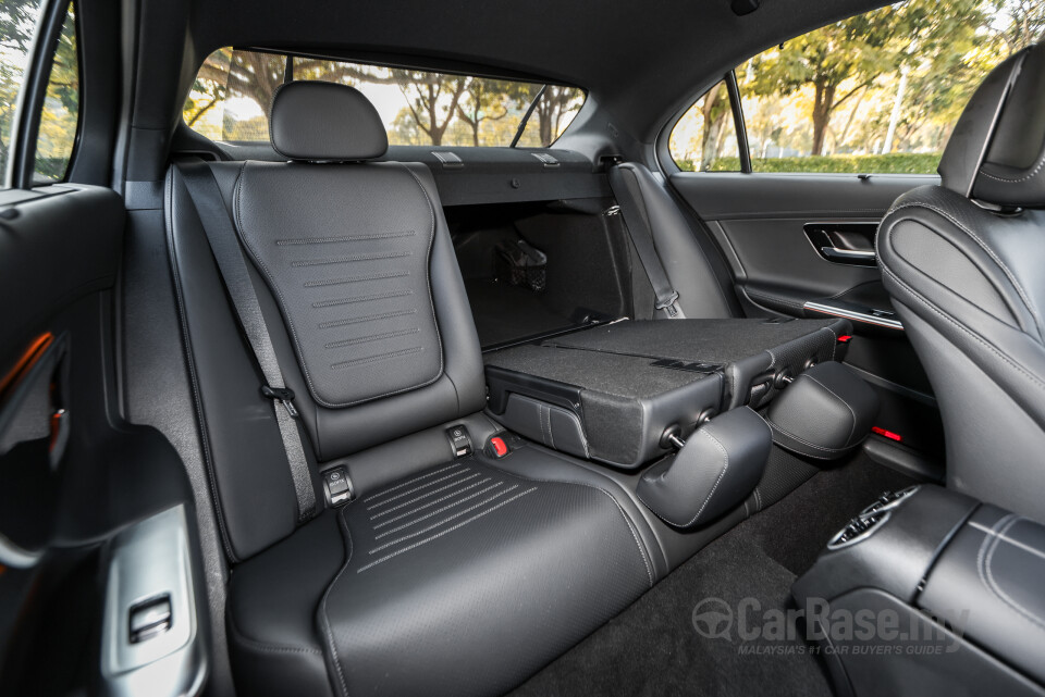 Mercedes-Benz C-Class W206 (2022) Interior