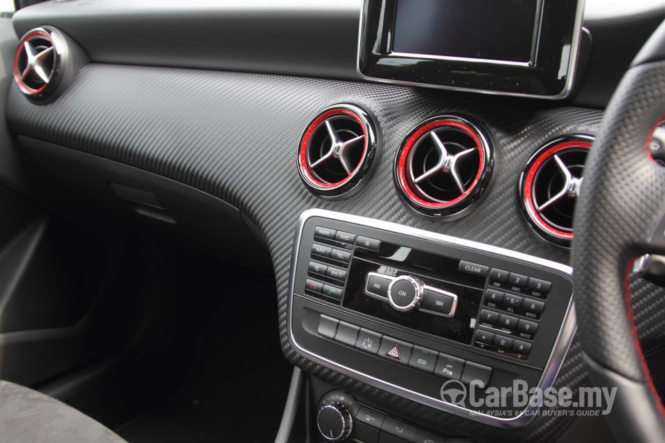 Mercedes-Benz A-Class W176 (2013) Interior