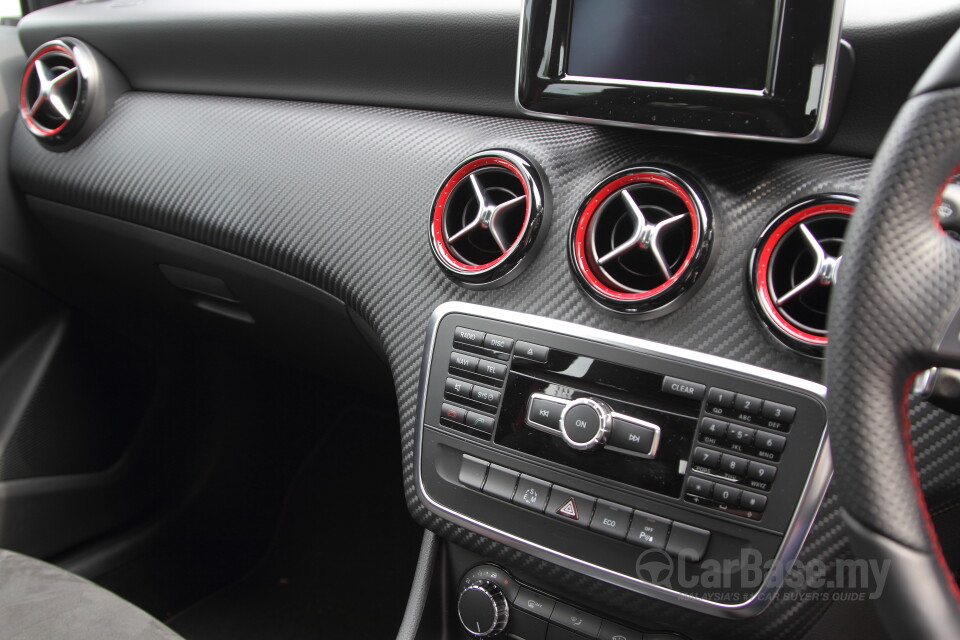 Mercedes-Benz SLC R172 Facelift (2016) Interior