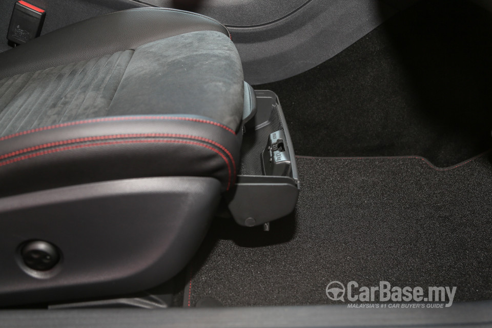 Mercedes-Benz A-Class W176 Facelift (2016) Interior