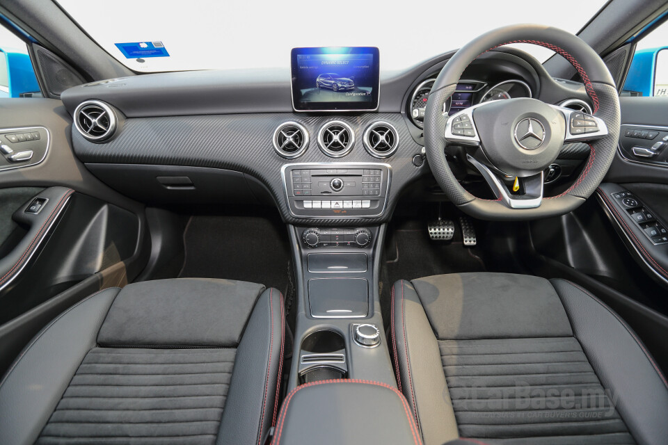 Nissan Navara D23 Facelift (2021) Interior