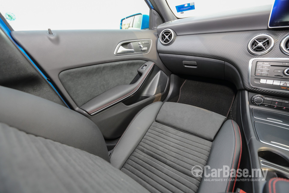 Mercedes-Benz A-Class W176 Facelift (2016) Interior