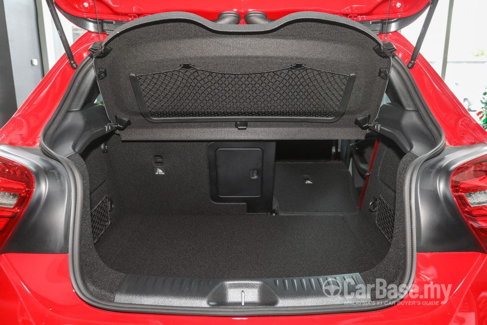 Mercedes-Benz A-Class W176 Facelift (2016) Interior