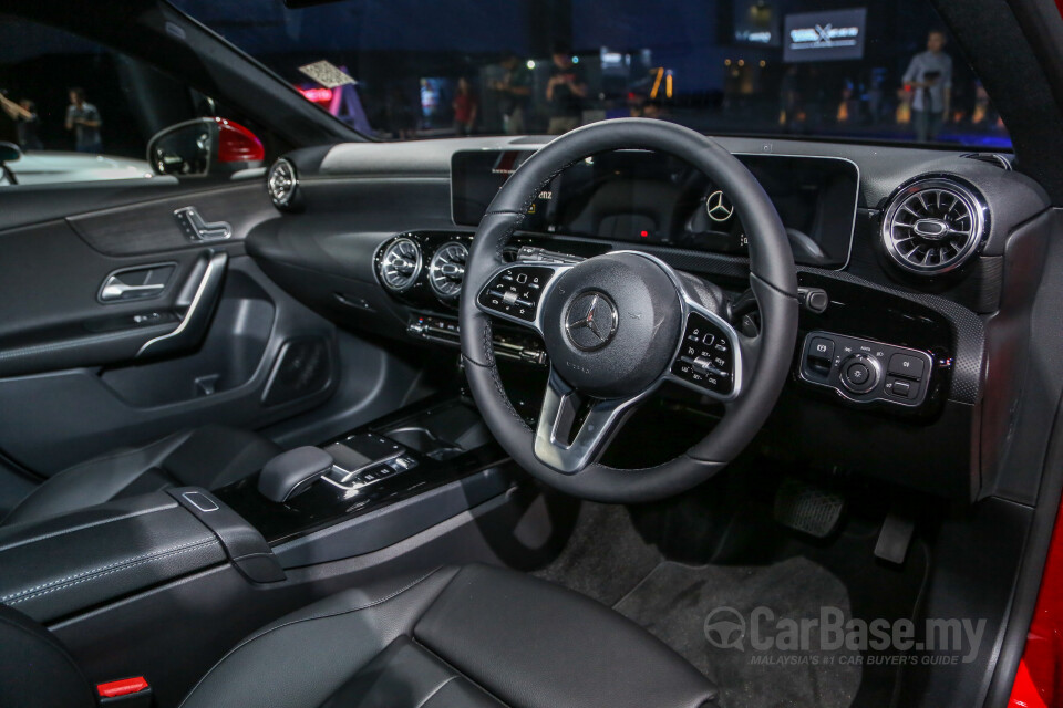 Mercedes-Benz CLS C257 (2018) Interior