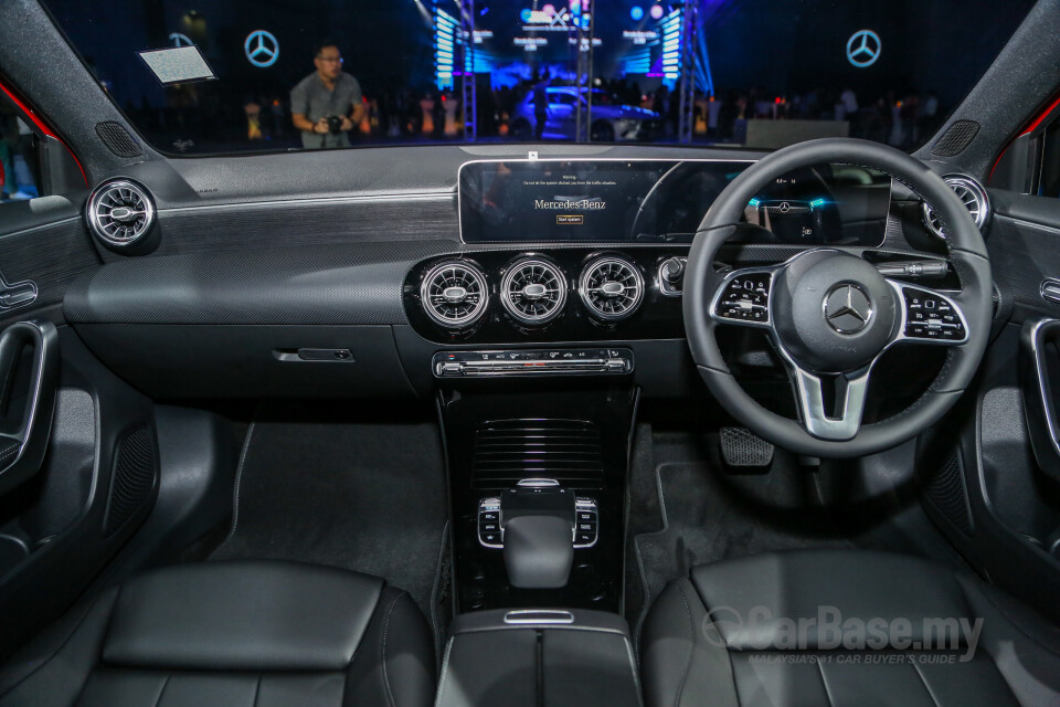 Proton Exora Mk1 RC (2019) Interior