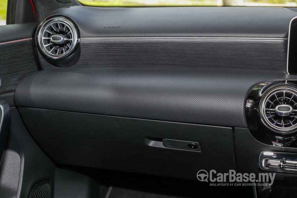 Mercedes-Benz A-Class W177 (2018) Interior