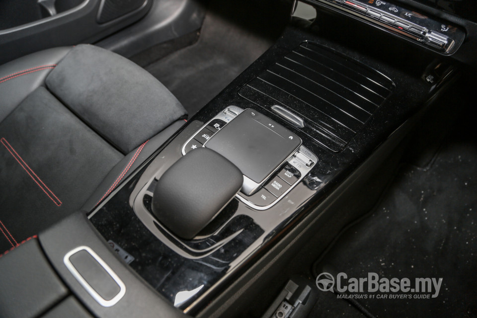 Mercedes-Benz A-Class W177 (2018) Interior