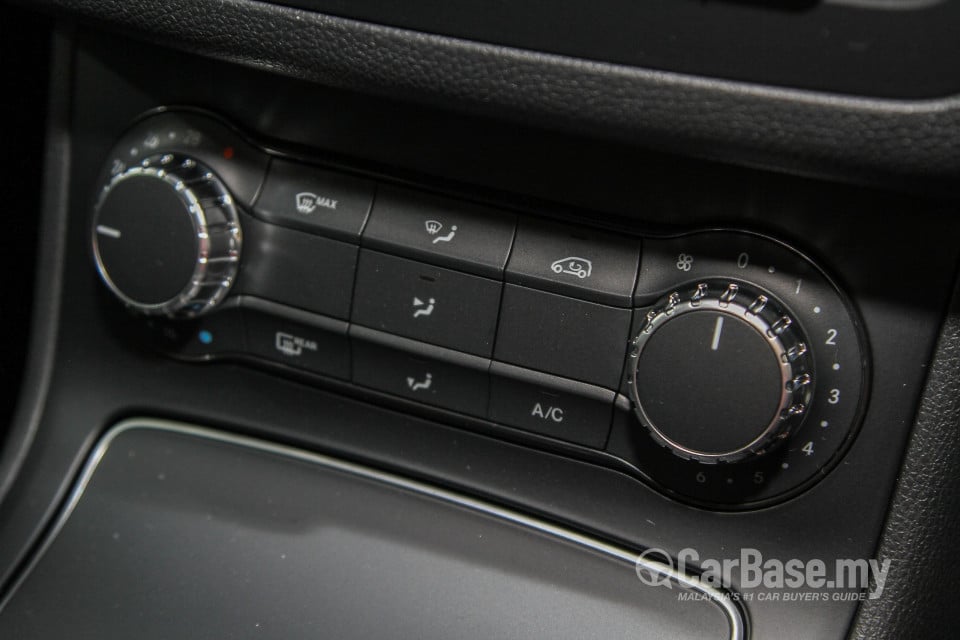 Mercedes-Benz B-Class W246 Facelift (2015) Interior