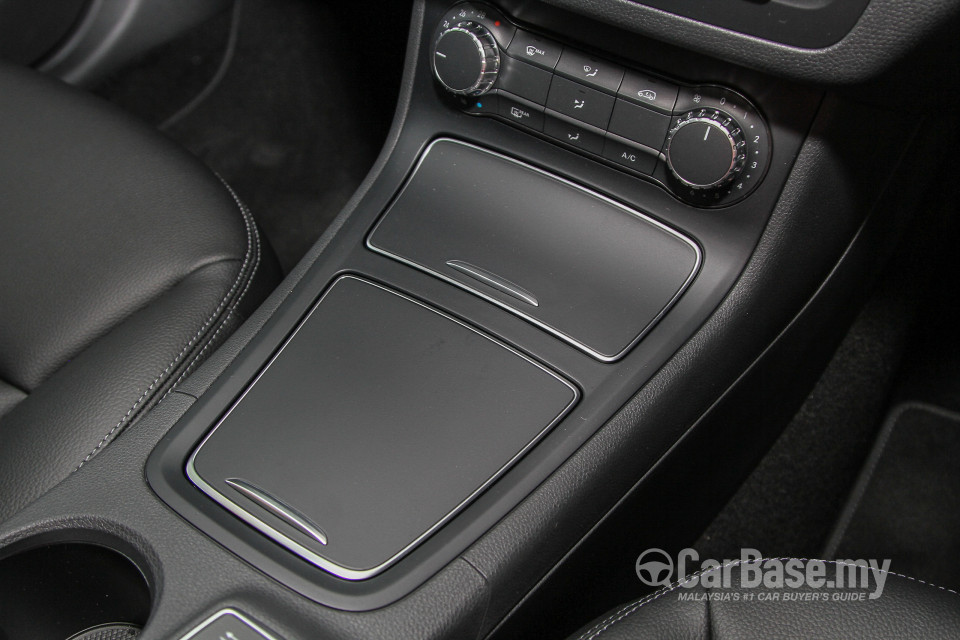 Mercedes-Benz B-Class W246 Facelift (2015) Interior