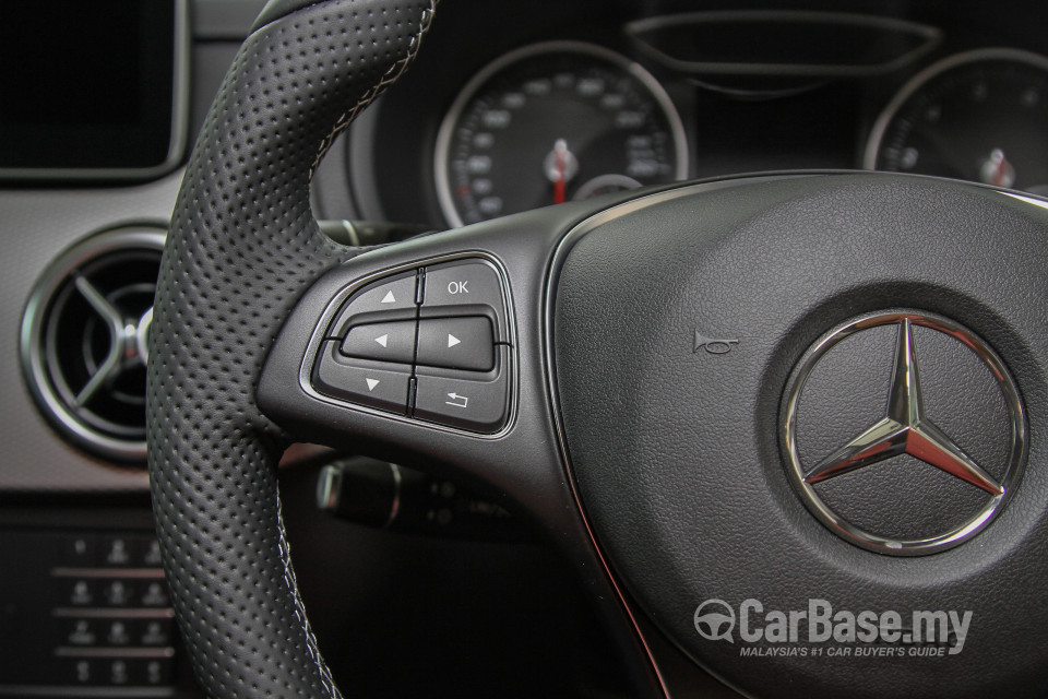 Mercedes-Benz B-Class W246 Facelift (2015) Interior