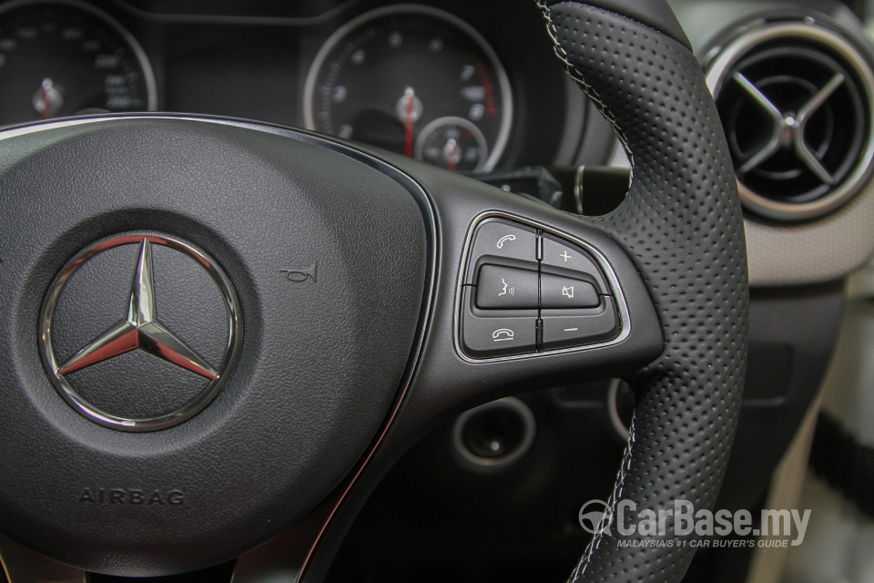 Mercedes-Benz B-Class W246 Facelift (2015) Interior