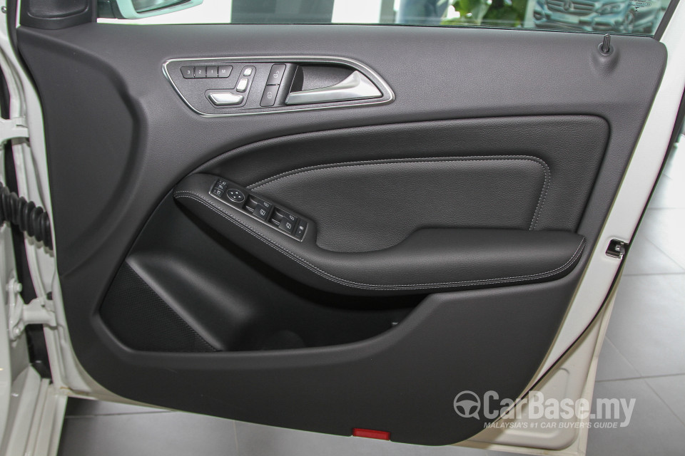 Mercedes-Benz B-Class W246 Facelift (2015) Interior