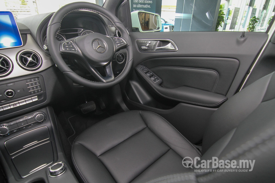 Mercedes-Benz B-Class W246 Facelift (2015) Interior