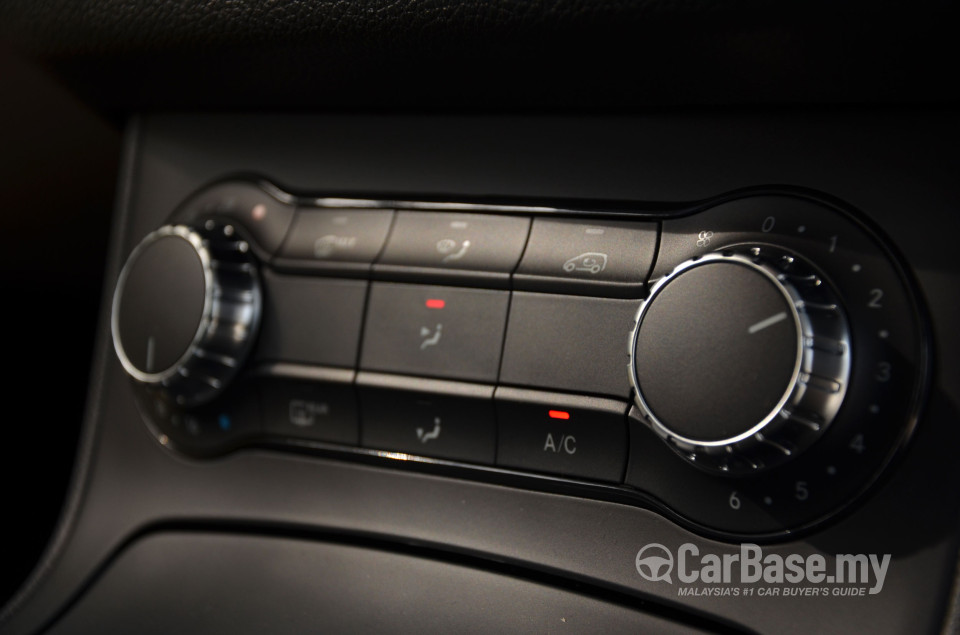 Mercedes-Benz B-Class W246 (2012) Interior