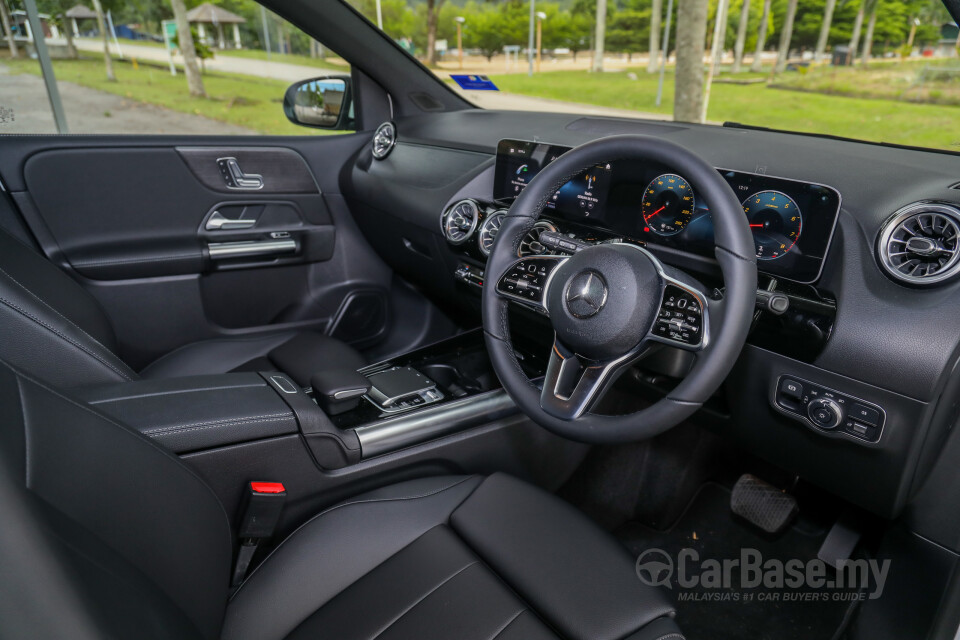 BMW i4 G26 (2022) Interior