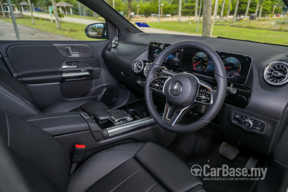 Mercedes-Benz B-Class W247 (2019) Interior
