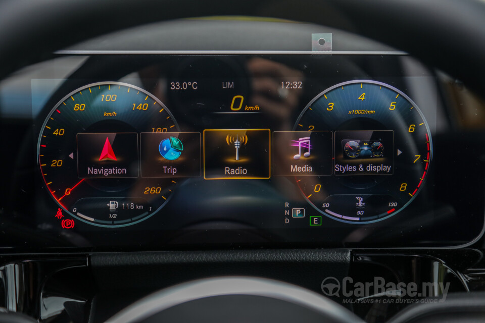 Perodua Aruz D38L (2019) Interior