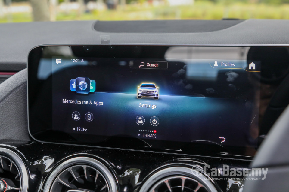 Mercedes-Benz B-Class W247 (2019) Interior