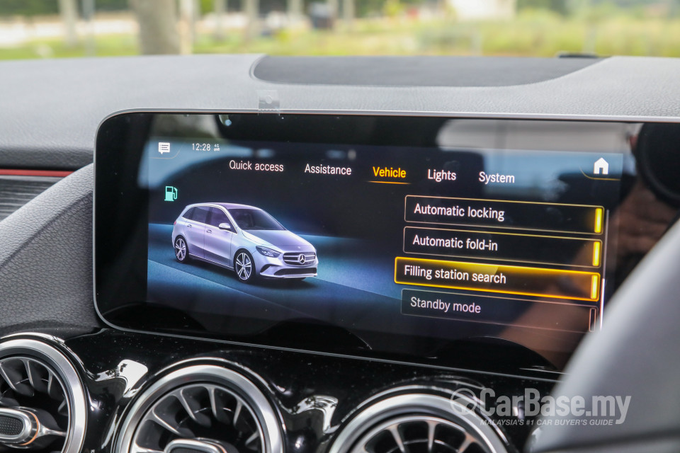 Mercedes-Benz B-Class W247 (2019) Interior