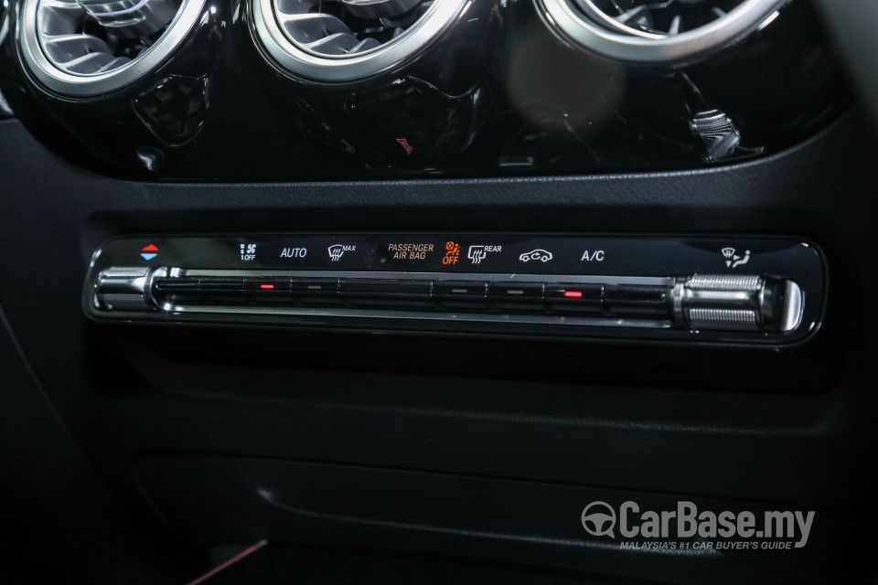 Mercedes-Benz B-Class W247 (2019) Interior