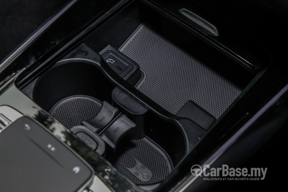 Mercedes-Benz B-Class W247 (2019) Interior